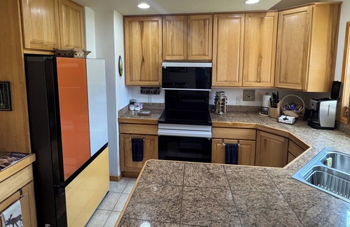 Winter Park House | Downtown Winter Park Gem – 3BR/3.5BA Townhome w/Private Heated Garage, Sleeps 8