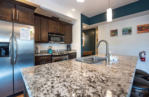 Revelstoke Apartment | Downunder Mountain Retreat