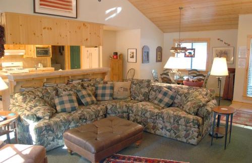 North Wawona House | Doyle's Mountain
