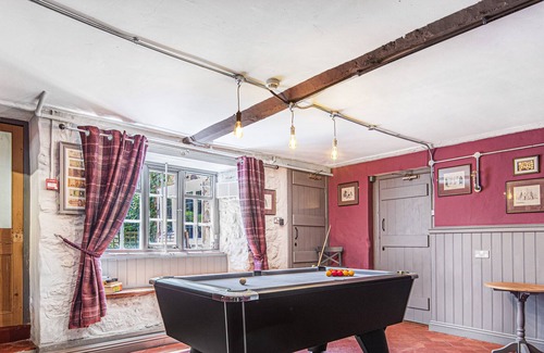 Bilbrook Cottage | DRAGON HOUSE, pet friendly, luxury holiday cottage in Dunster