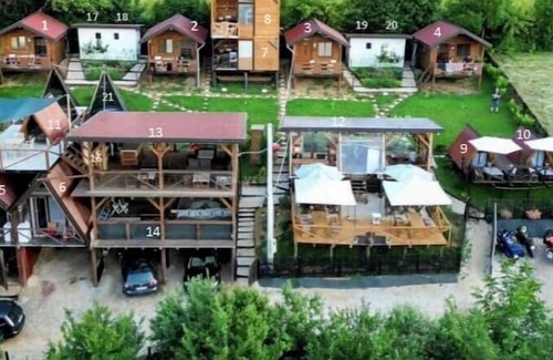 Visoko Apartment | Dragon Tent Bos pyramid glamping