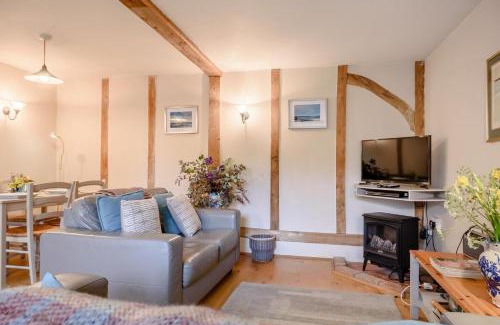 Rumburgh House | Dragonfly