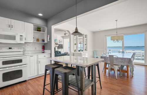 Chincoteague House | Dragonfly Point - Waterfront home w boat dock & deck!