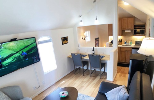 Northwest Carmel House | DragonsFyre Private Guest Suite - Carmel-by-the-Sea