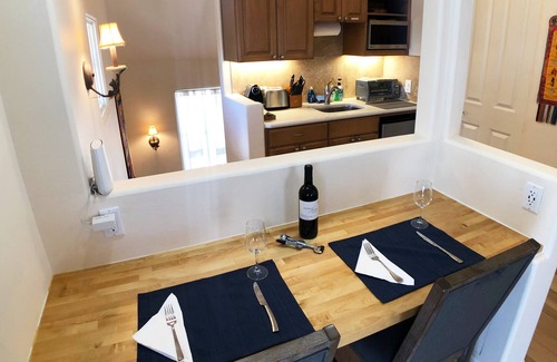 Northwest Carmel House | DragonsFyre Private Guest Suite - Carmel-by-the-Sea