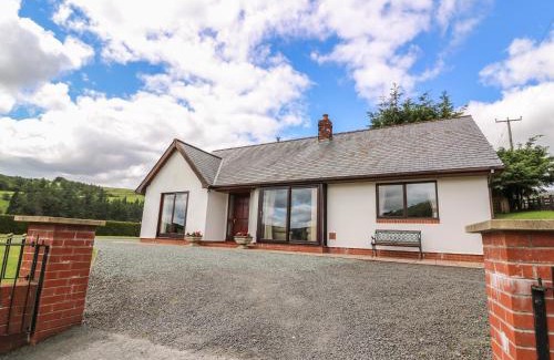 Llanidloes House | Drainbyrion Farm House