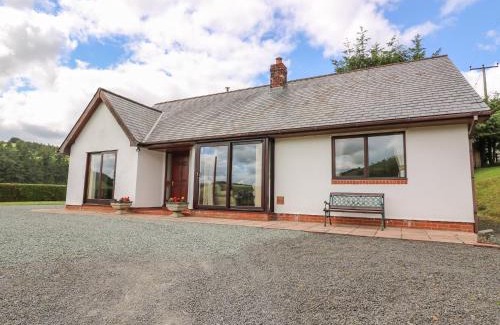 Llanidloes House | Drainbyrion Farm House