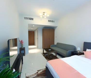 Masdar City Apartment | Dream F1 Airport Studio Pool & Gym