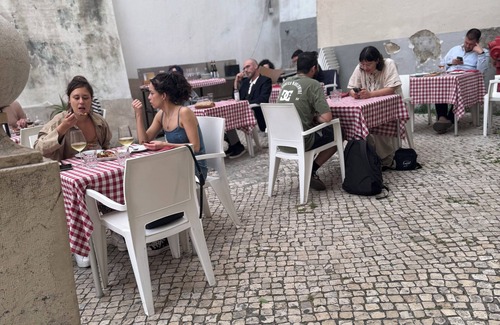 Lisbon Old Town Ski Chalet | Dream for 4 in the heart of Lisbon