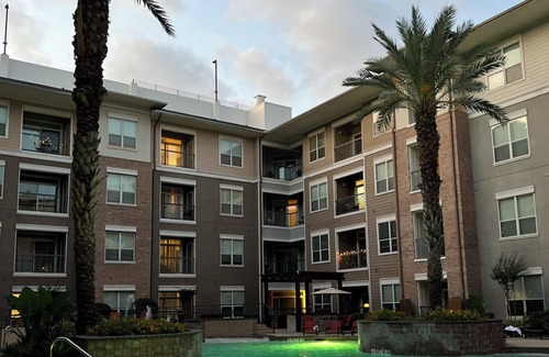 Texas Medical Center Apartment | Dream GREEN! LUXE LIVING 🌟 NRG/Galleria/MED Ctr