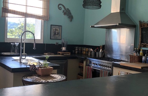 Narbonne House | Dream loft in 19th century chai, with 2 hectares of nature and beautiful beaches 8 kms away.