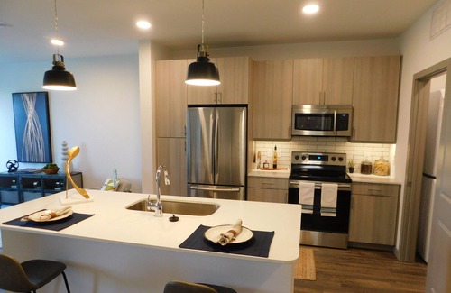 Fort Worth Apartment | Dream Suites at River East