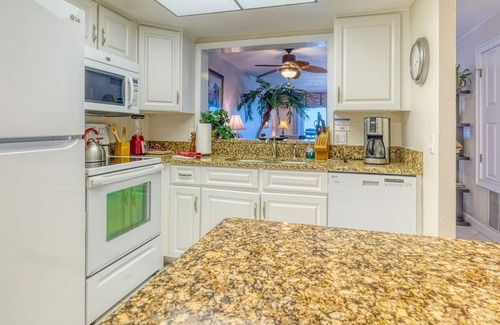 Madeira Beach Condo | DREAM VACATION - DIRECT BEACH FRONT 2/2