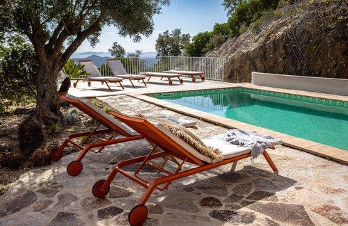 La Londe-les-Maures House | Dream Villa with Air Conditioning, Pool, and Sea View for 10 People in La Londe-Les-Maures