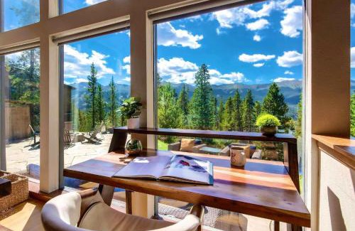 Forest Hills House | Dreamscape Breck Epic Views, Magical Sunsets & Unforgettable Stays