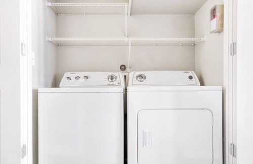 Barton Heights Apartment | Dreamy Barton Springs 1BR w/ Gym, Pool & W/D, nr Zilker, by Blueground