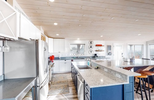 Newport House | Dreamy Coastal Gem Near the Beach W/Ocean View, Game Room, & a Private Hot Tub