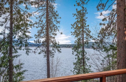 Post Falls Cabin | Dreamy Fully Renovated Lake House