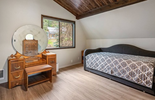 Post Falls Cabin | Dreamy Fully Renovated Lake House