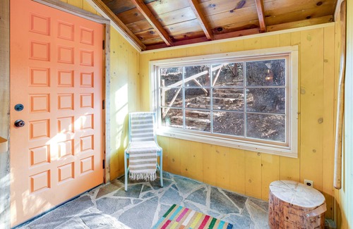 Pine Cove Cabin | Dreamy lofted cabin with private sauna, wood fireplace & stoves - dog-friendly