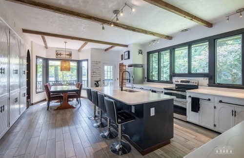 Lake Placid House | Dreamy Mirror Lake house retreat 5-Bedroom. 5 min walk to village