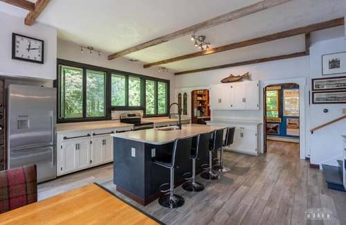 Lake Placid House | Dreamy Mirror Lake house retreat 5-Bedroom. 5 min walk to village