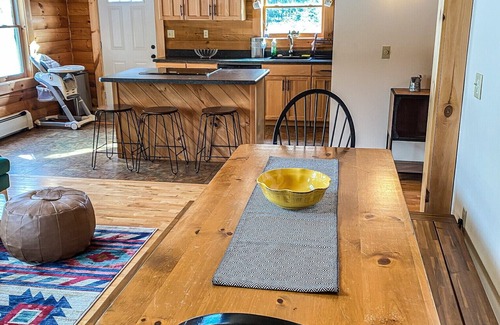 North Creek Cabin | Dreamy secluded cabin, perfect for family and friends getaway