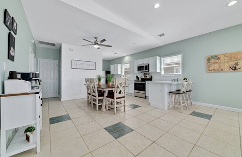 Fort Morgan House | Drift Away Shores · 400ft to the beach!*Week Discount*Tiki Bar*2 Pools