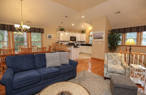 Sea Acres House | Driftin South - 5 BR Oceanside Home in Duck - Short Walk to Shops & Restaurants