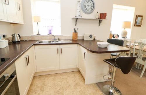 Amble Apartment | Driftwood Apartment