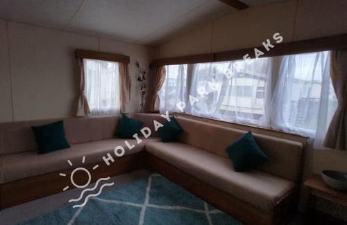 Selsey House | Driftwood - Bronze 3 bedroom West Sands Sleeps 8