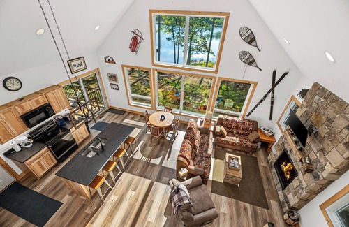 Eagle River House | Driftwood Cabin | Newer lakefront cabin, dock, firepit, kayaks, Dogs OK, AC