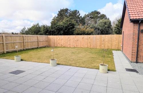 Bridlington House | Driftwood with Free Parking and Sea Views