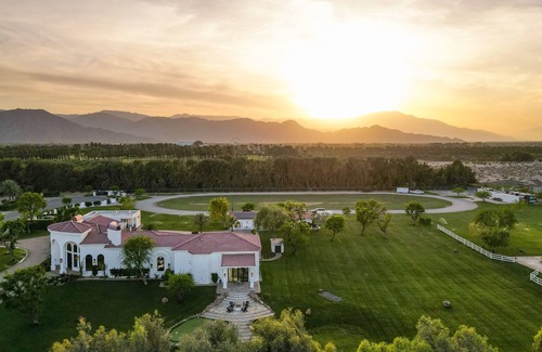 Indio House | Drop-dead gorgeous villa-all amenities-13 bedrooms!