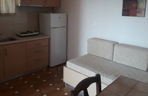 Mavrovouni Apartment | Drossia # 5 - One Bedroom Apartment, Sleeps 4