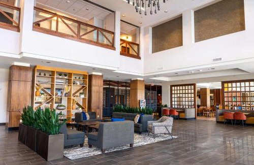 Central Arlington Hotel | Drury Plaza Hotel Dallas Arlington
