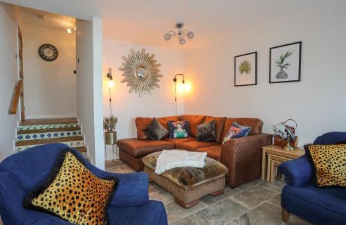 Llanerchymedd House | Drws y Gorlan