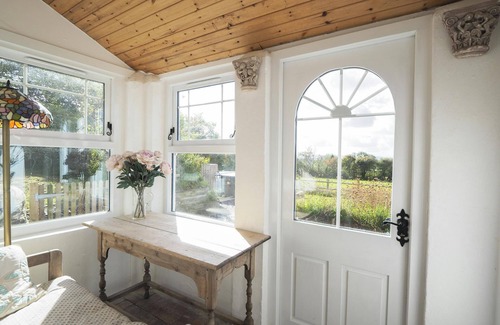 Tan-y-groes Cottage | Dryslwyn, Aberporth - Two Bedroom Cottage, Sleeps 4