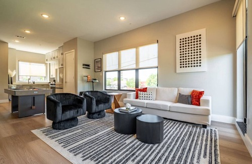 Fort Worth House | DT Designer Gem | FirePit, Pool Table, Telescope