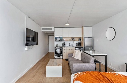 Downtown Salt Lake City Apartment | DT Studio | Gym | Pool Table | 8th Floor | Parking
