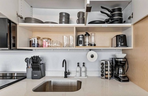Downtown Salt Lake City Apartment | DT Studio | Gym | Pool Table | 11th Floor |Parking