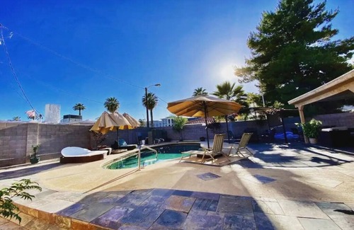 Los Olivos Historic District House | DTPHX Home - 10mins from Airport w/Heated Pool!