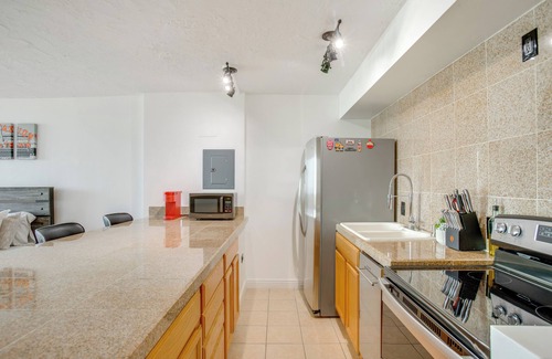 Downtown Denver Apartment | Dtwn Denver Condo w/Mtn-View Balcony!