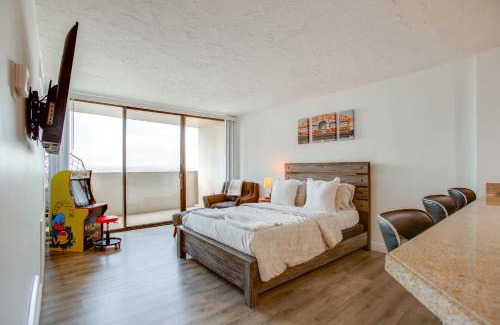 Downtown Denver Apartment | Dtwn Denver Condo with Mtn-View Balcony!