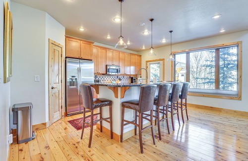 Frisco House | Dtwn Frisco Home w/Mtn View, 11 Mi to Ski Breck!