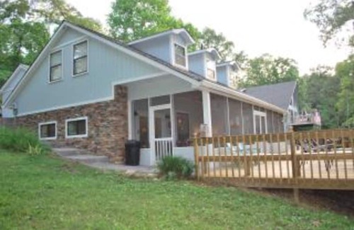 Spring City Cabin | Duck Island Cottage on Watts Bar Lake