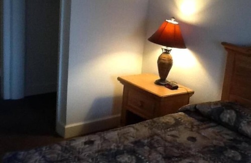 West Yellowstone Hotel | Dude & Roundup