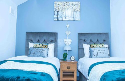 Dudley House | Dudley 3Bedroom Home-Perfect for Long & Short Stay