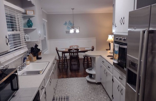 Durham House | Duke and UNC at your Doorstep, 3 bed 1 bath that fits 5
