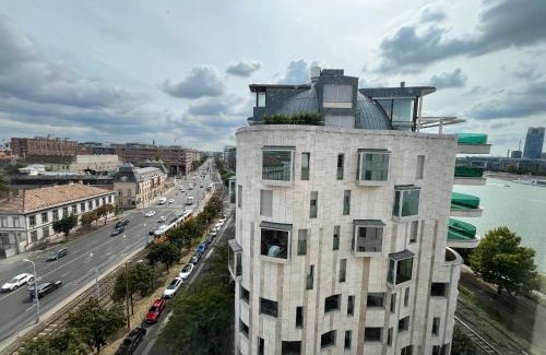 Ferencvaros Apartment | Duna Panorama 90 m2